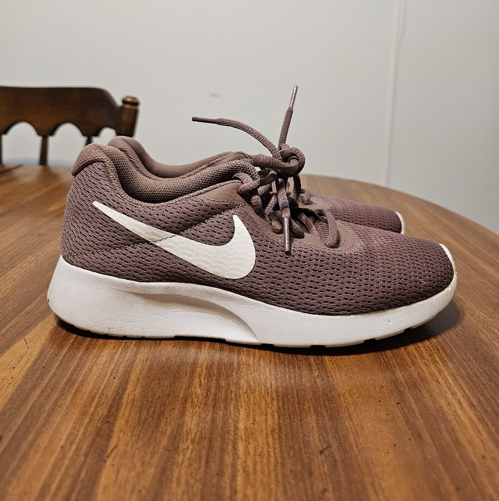Nike tennis shows